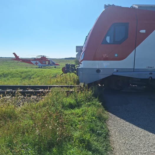 Tragická zrážka vlaku s autom pri Seredi: Jedna obeť, jeden ťažko zranený